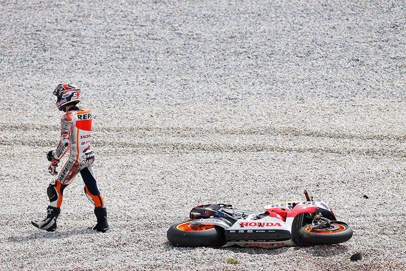 Прв пад за Маркез во големата класа 2013-Sepang-1-D3-Pic-5