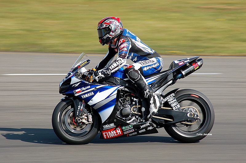 800px-Ben Spies SBK Assen 2009