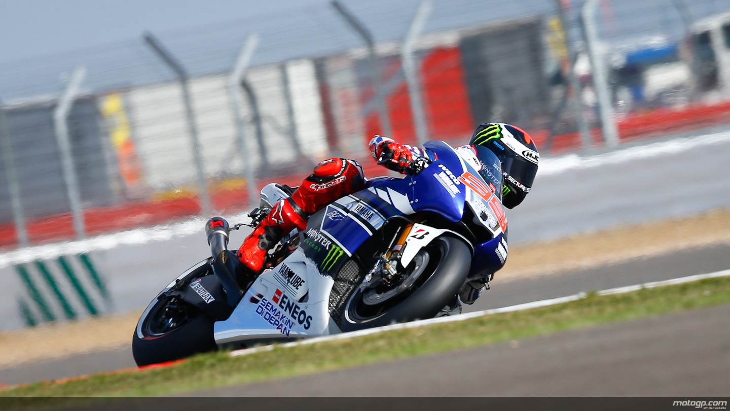 Лоренцо во директна битка со Маркез дојде до победа на Силверстоун 99lorenzo s1d2895 original