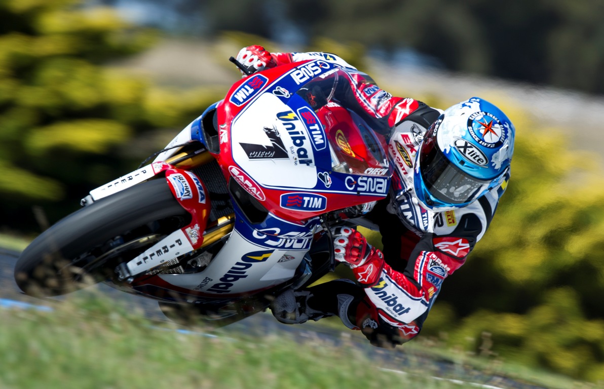 Карлос Чека покажа дека Дукати има свој коњ за трка Carlos-Checa-WSBK-Phillip-Island-2