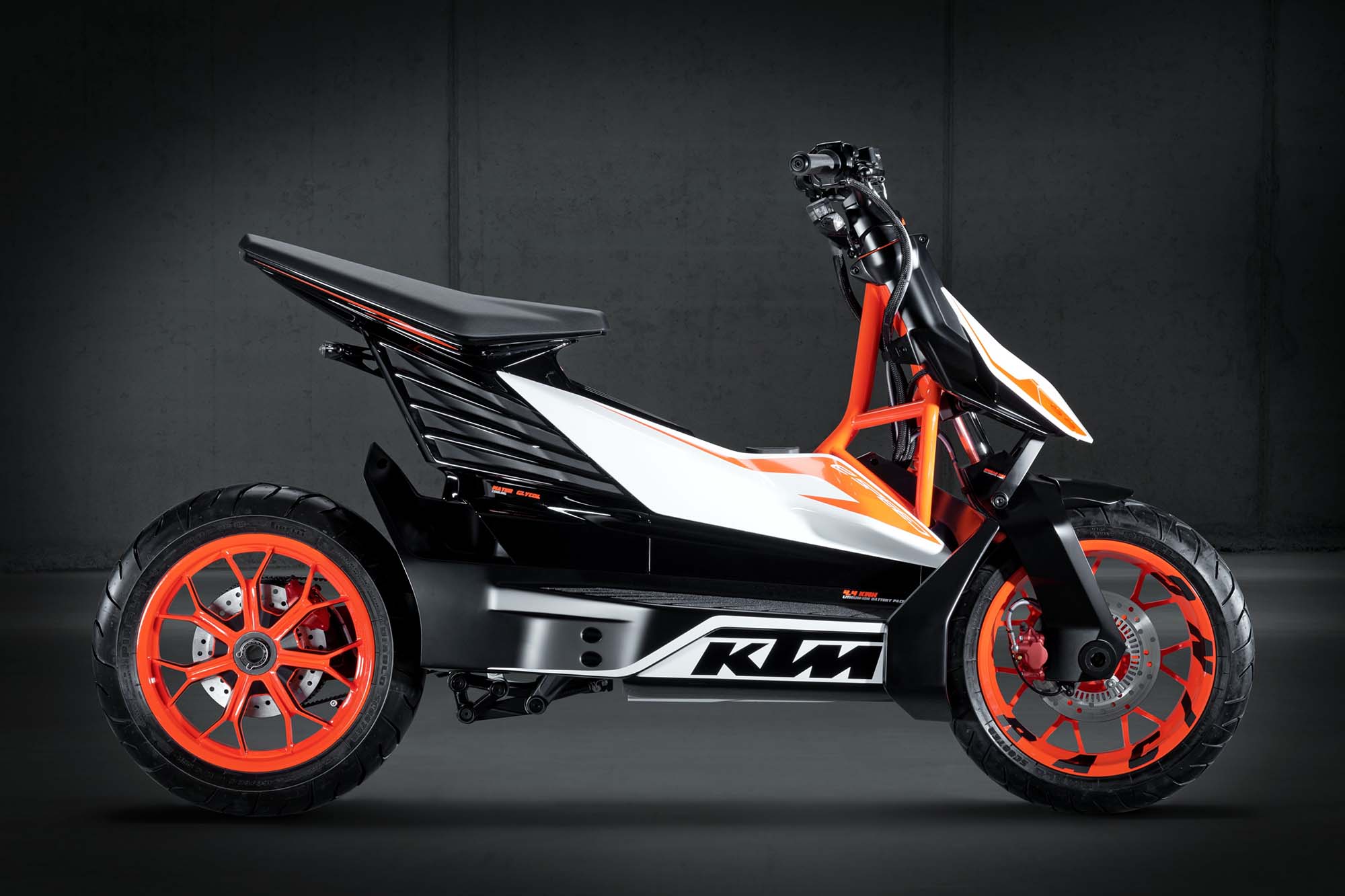 KTM-E-Speed-electric-scooter-concept-08