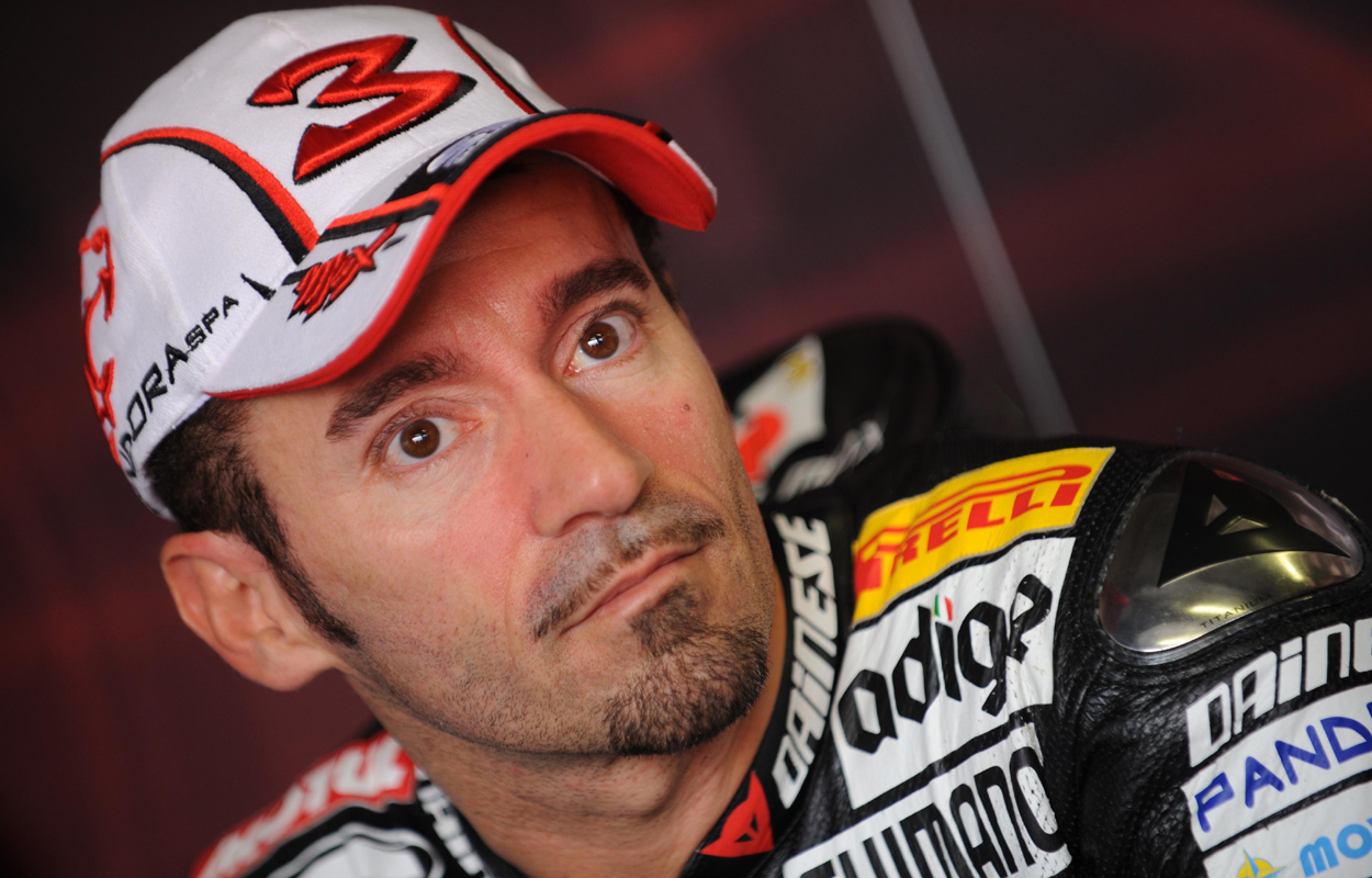 Можно ли е враќање на Макс Бијаџи на патеките? Max-Biaggi