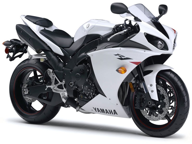 Yamaha YZF-R1 намален од 15920 на 14600 евра Yamaha YZF-R1