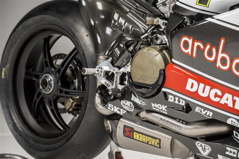 Специјален издув за Ducati Panigale R од Akrapovic akrap ducati