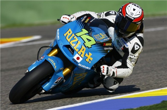 Слика од Валенсија 2011 каде Де Пуние го тестираше Suzuki GP 800cc de-Puniet-Suzuki-586x386