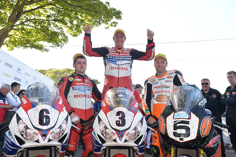 Хонда на пиедесталот на Isle of Man TT honda-1