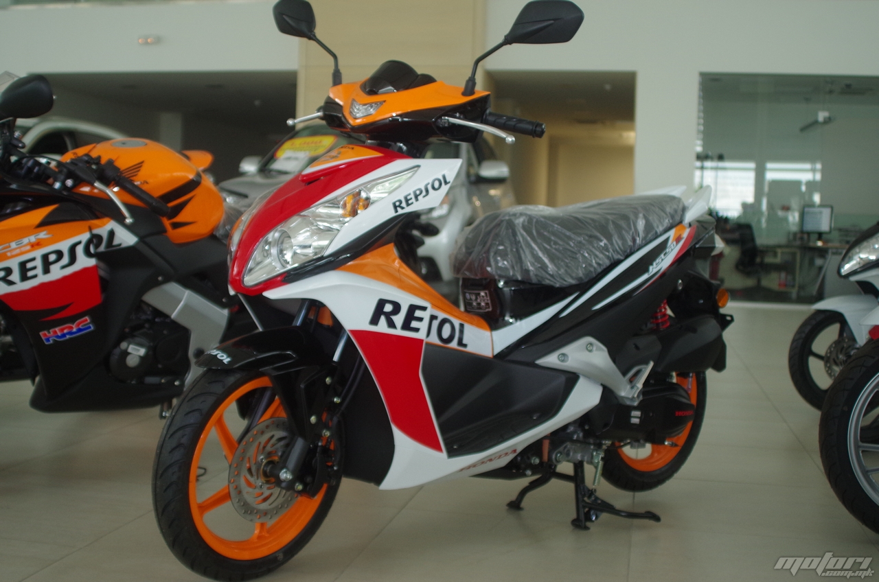 Honda NSC50R Repsol honda 2015 5