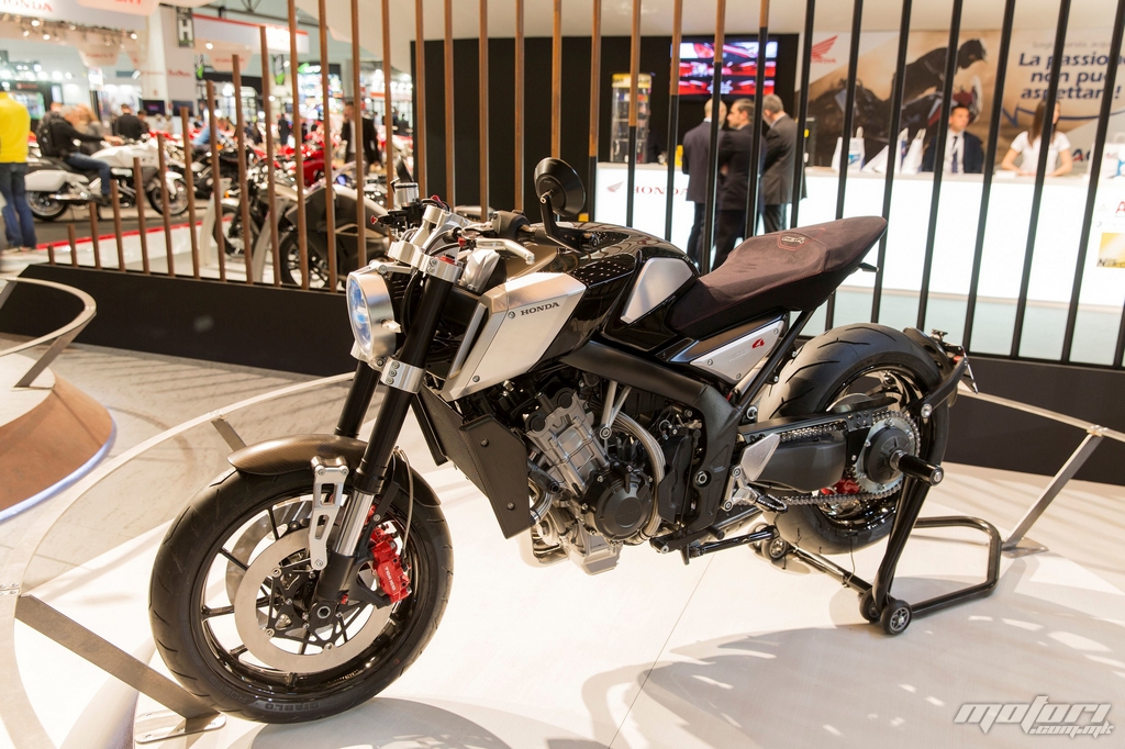 Хонда на посебно место ги постави концептите во Милано honda cb4 cbsix50 1