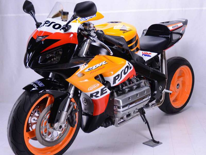 honda-cbr-1800-rr 04