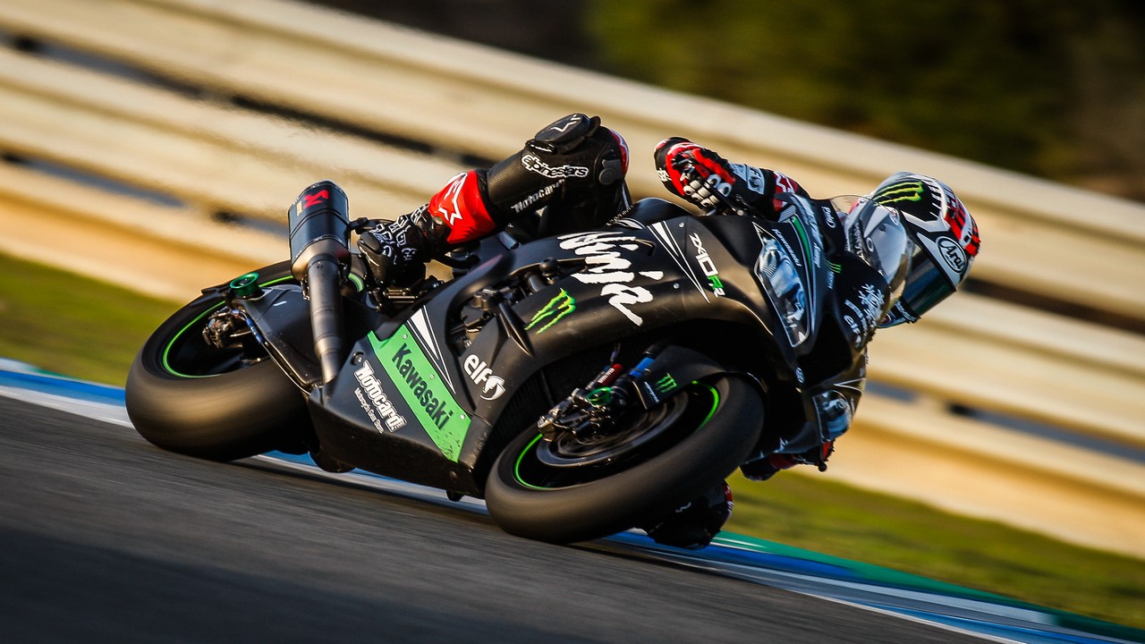 02035 PreSeason WSBK Action