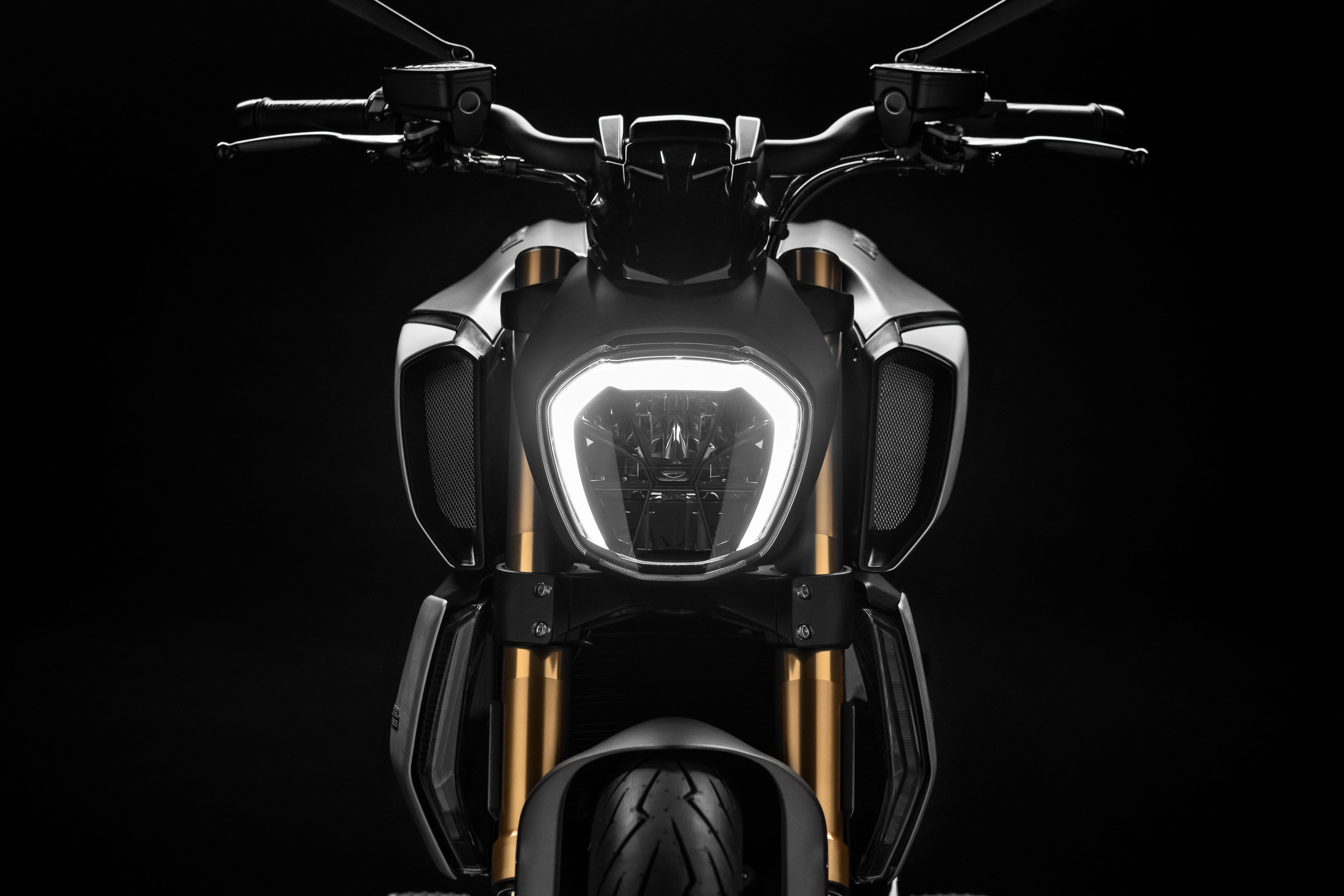 032719 2019 ducati diavel 1260s led headlight copy