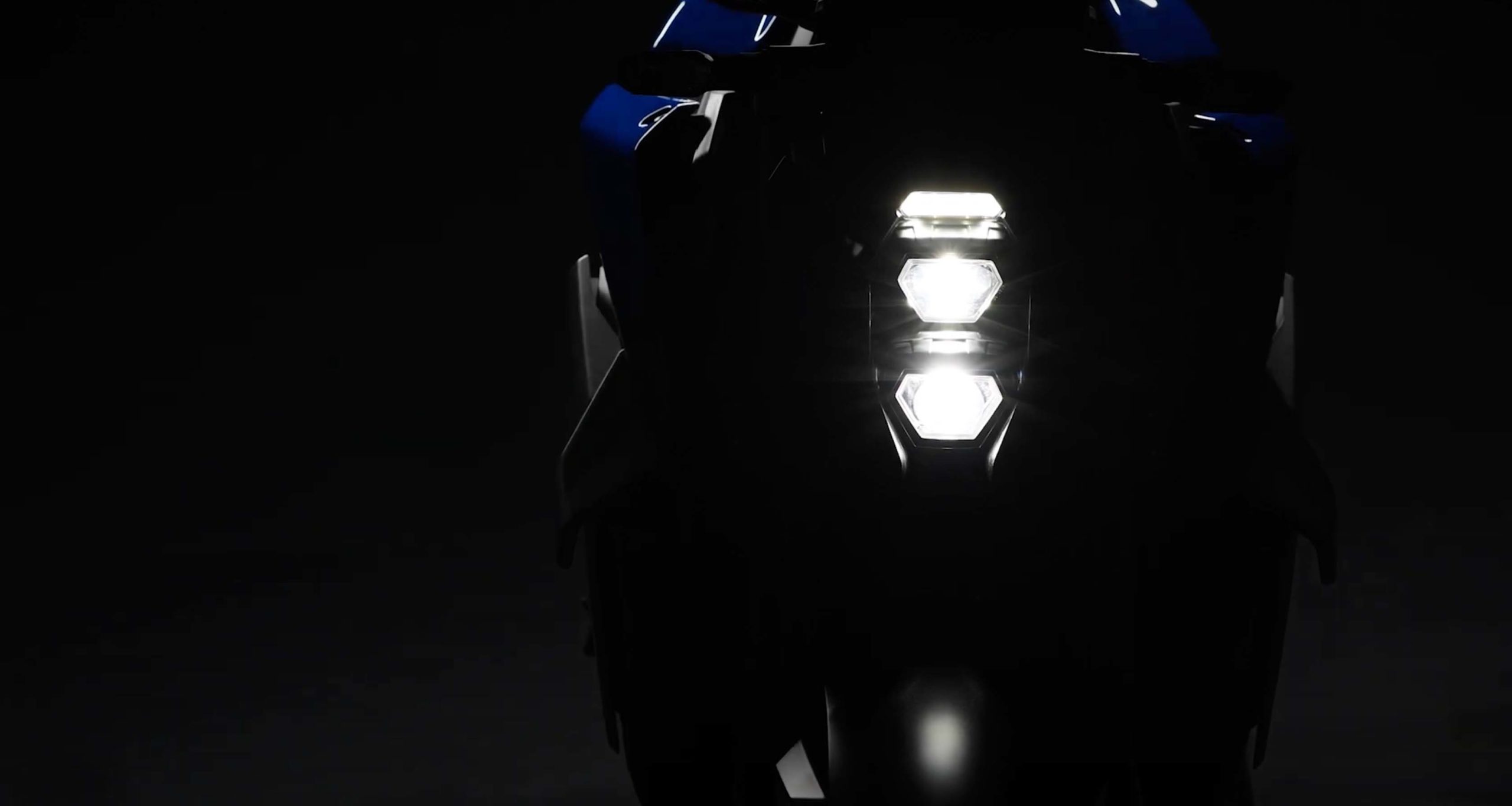 2022 Suzuki GSX S1000 teaser 01 scaled