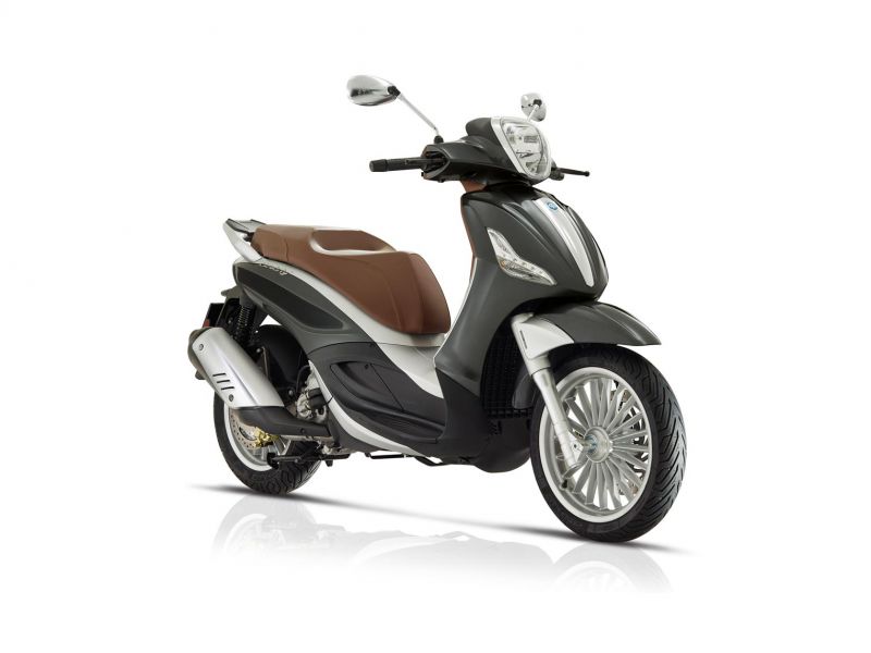 3323 07 Beverly 300 3 4 delantero derecho gris