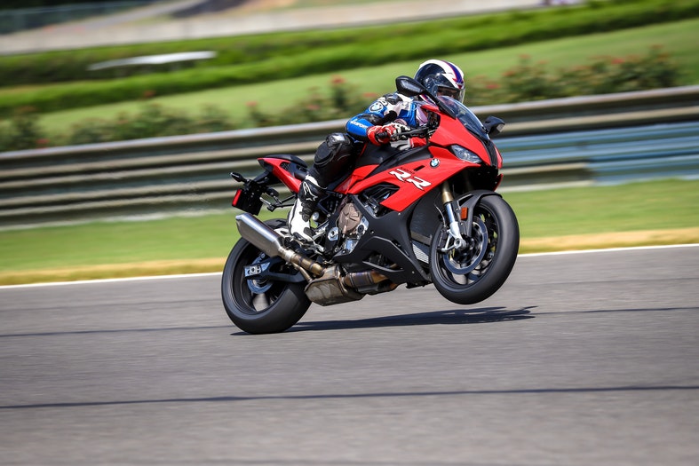 BMW S 1000 RR Review 24 txt 22