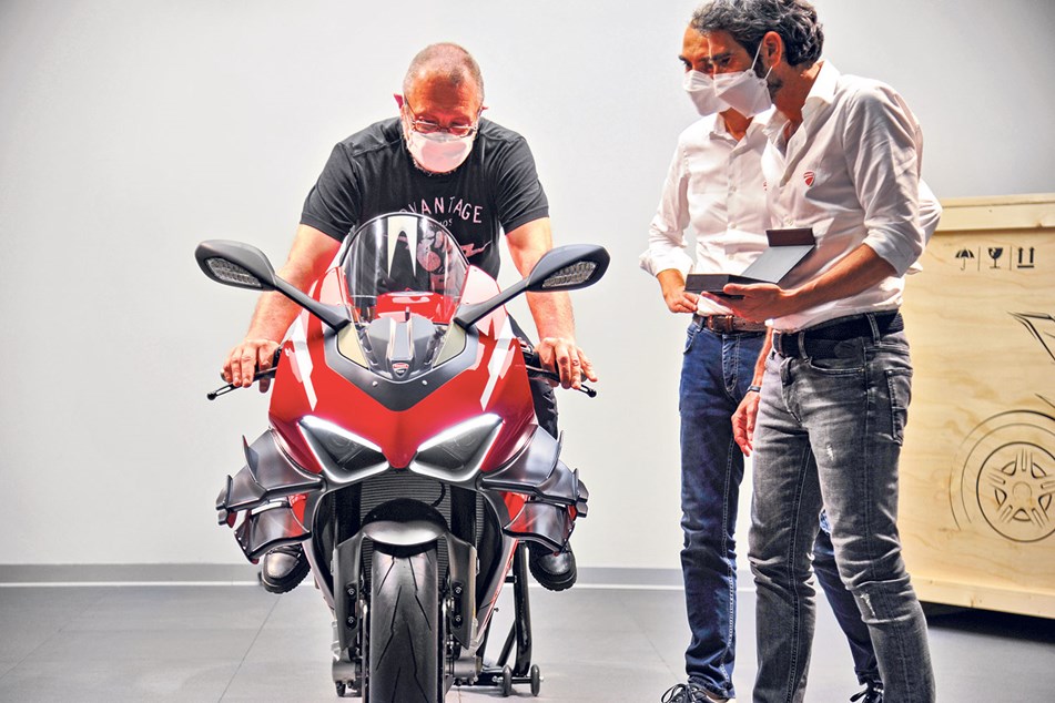 DUCATI SUPERLEGGERA V4