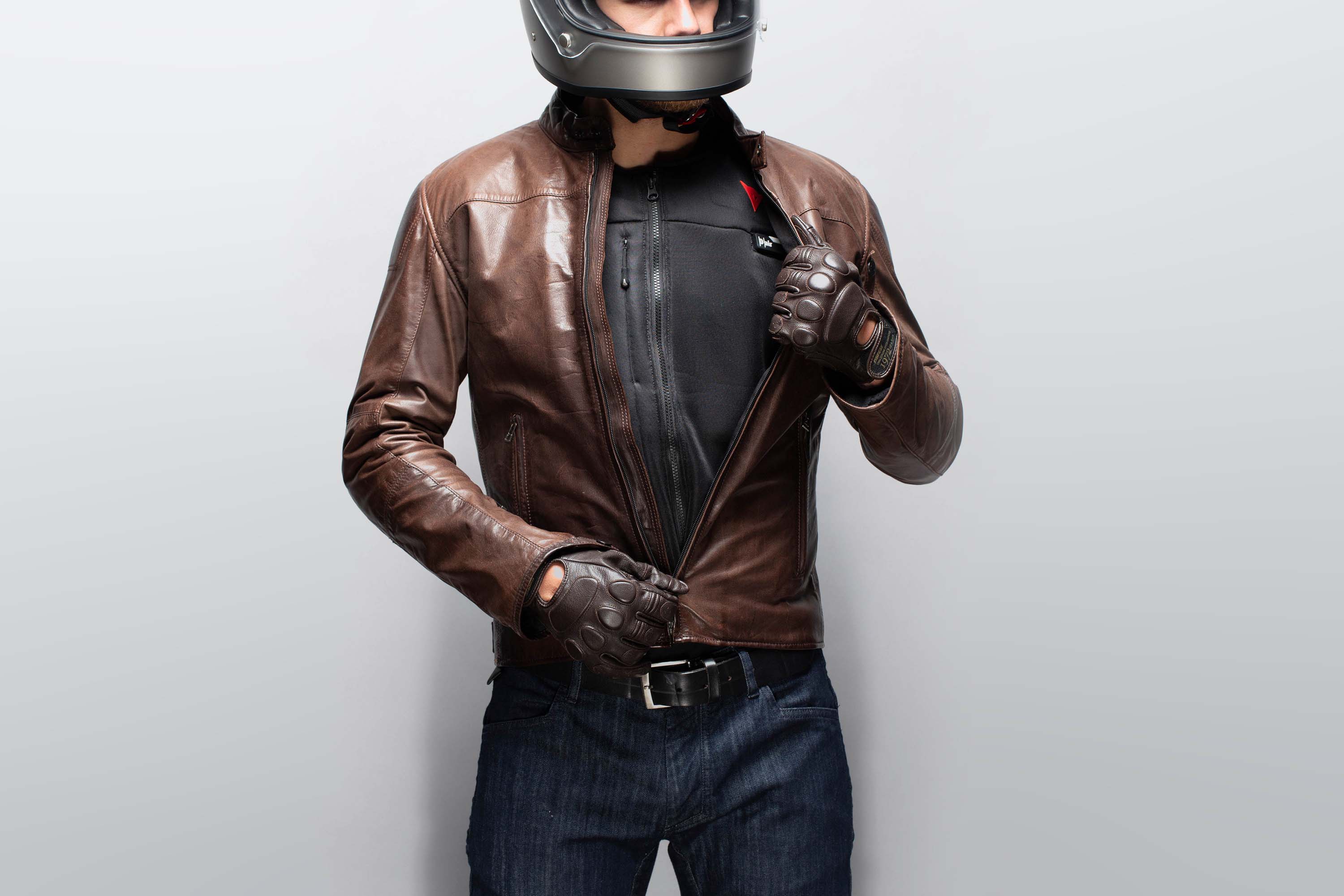 Dainese Smart Jacket airbag 07 txt 1 26 06
