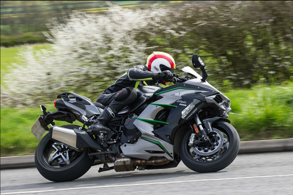 Kawasaki Ninja H2 SX SE 4