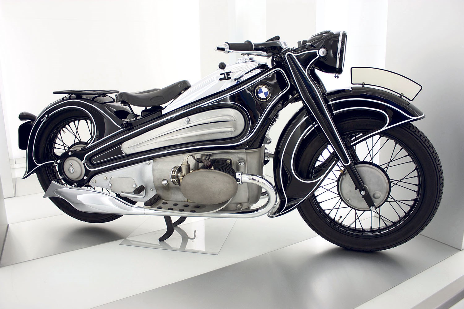 NMoto BMW concept txt 1 09 05