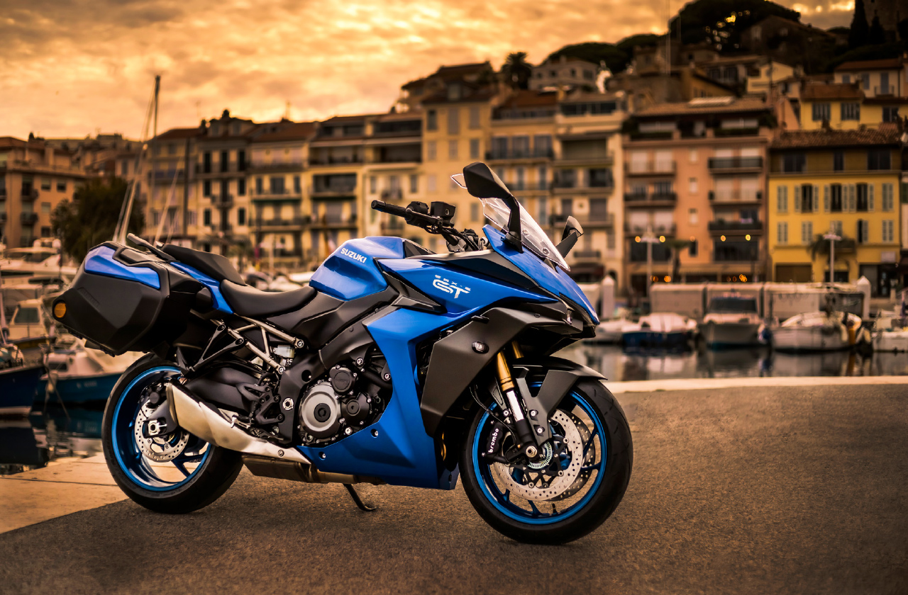 Suzuki GSX S1000GT 04