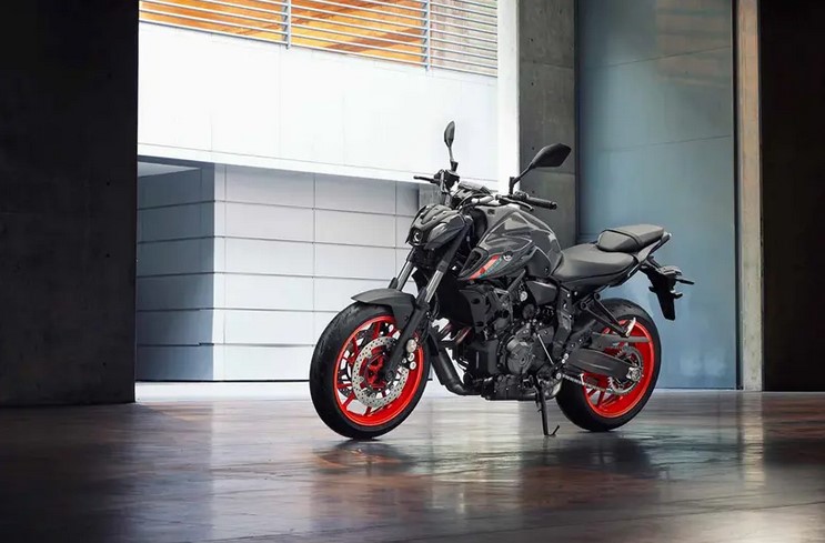 Yamaha MT 07 sportsbike 1