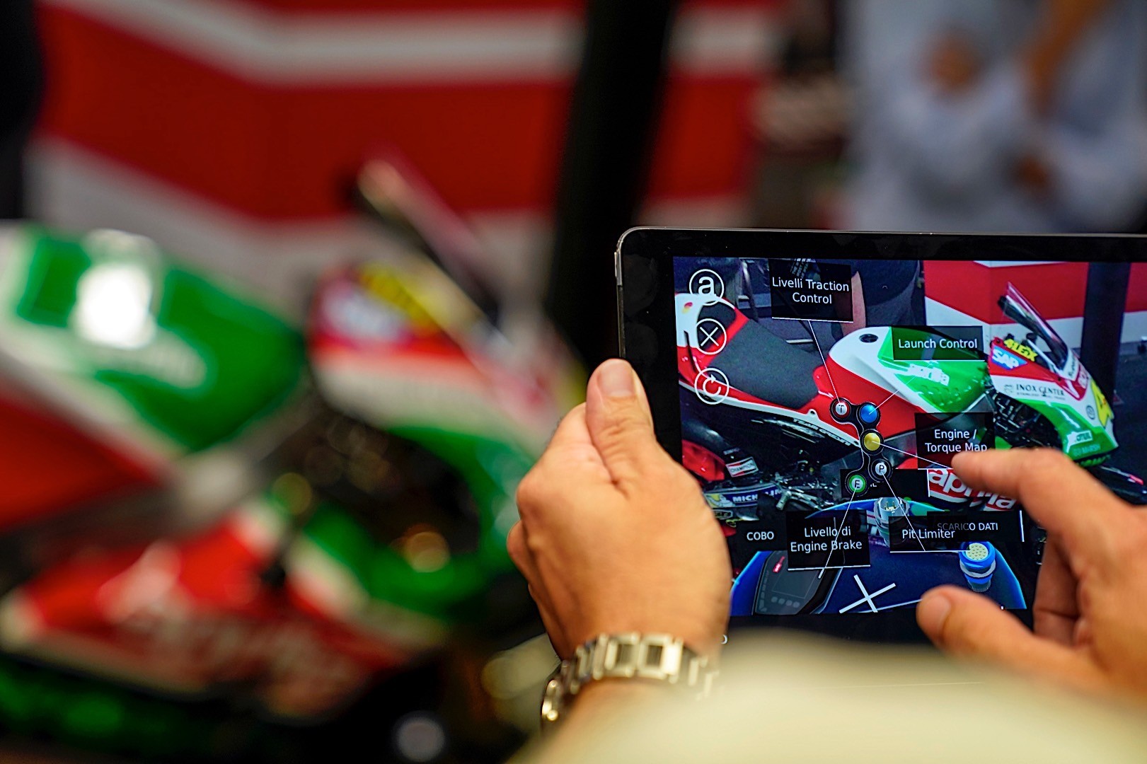 augmented reality in aprilia racings paddock making work easier 4