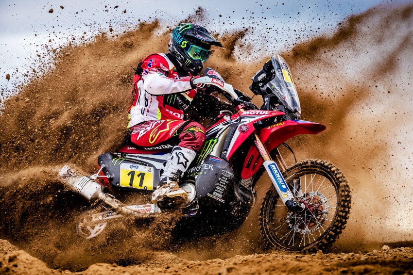 joan barreda and the crf450 rally 850x567