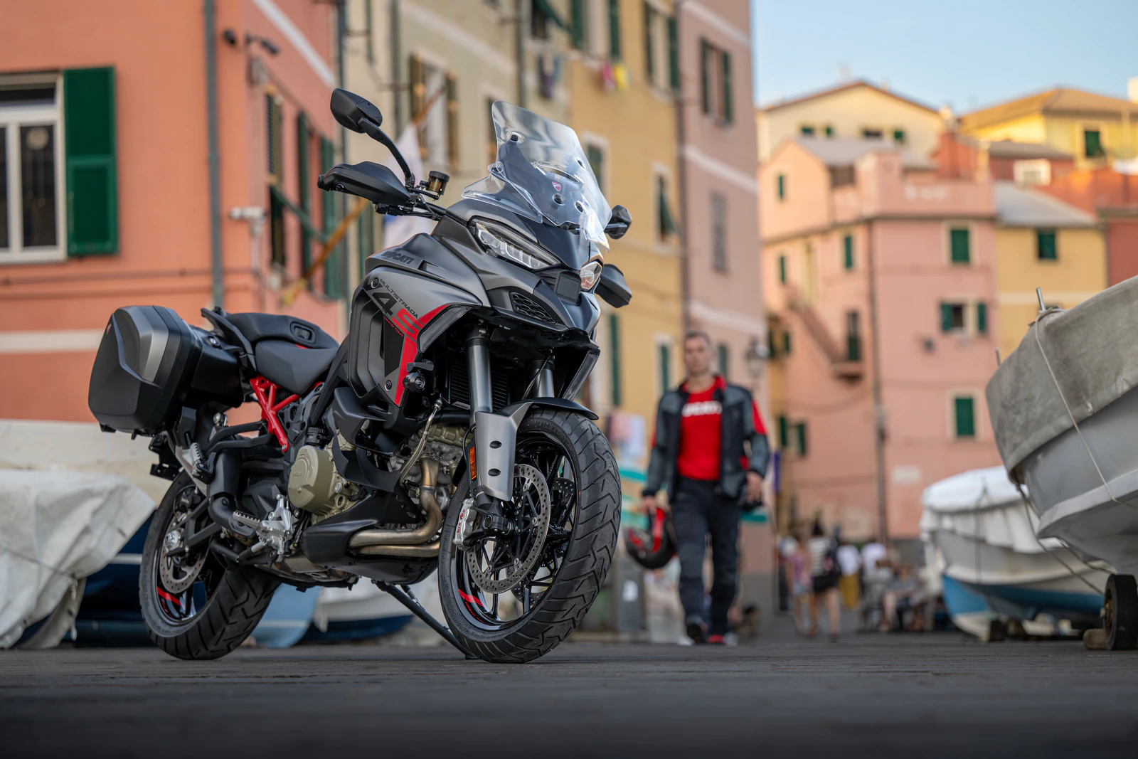 02 MY27 MULTISTRADA V4 GT STATICS 4
