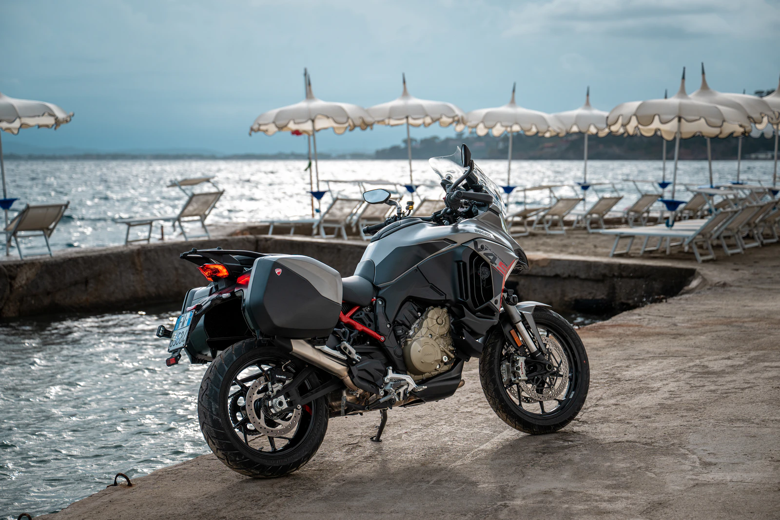 04 MY27 MULTISTRADA V4 GT STATICS 25