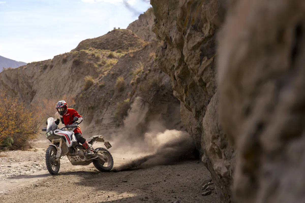 Ducati DesertX 2026 Action 01