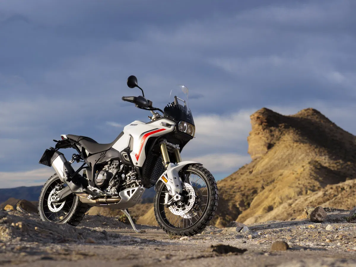 Ducati DesertX 2026 Statisch 01