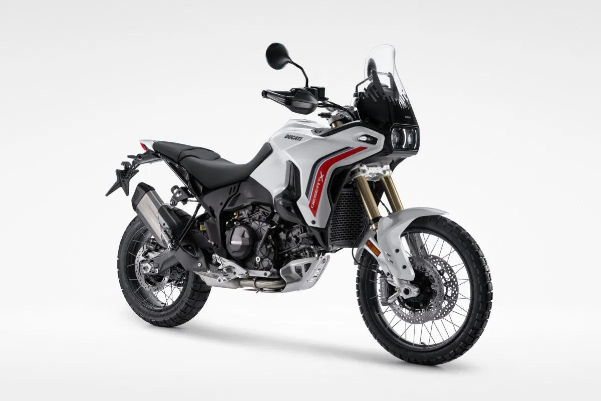 Ducati-DesertX-2026_Studio_01