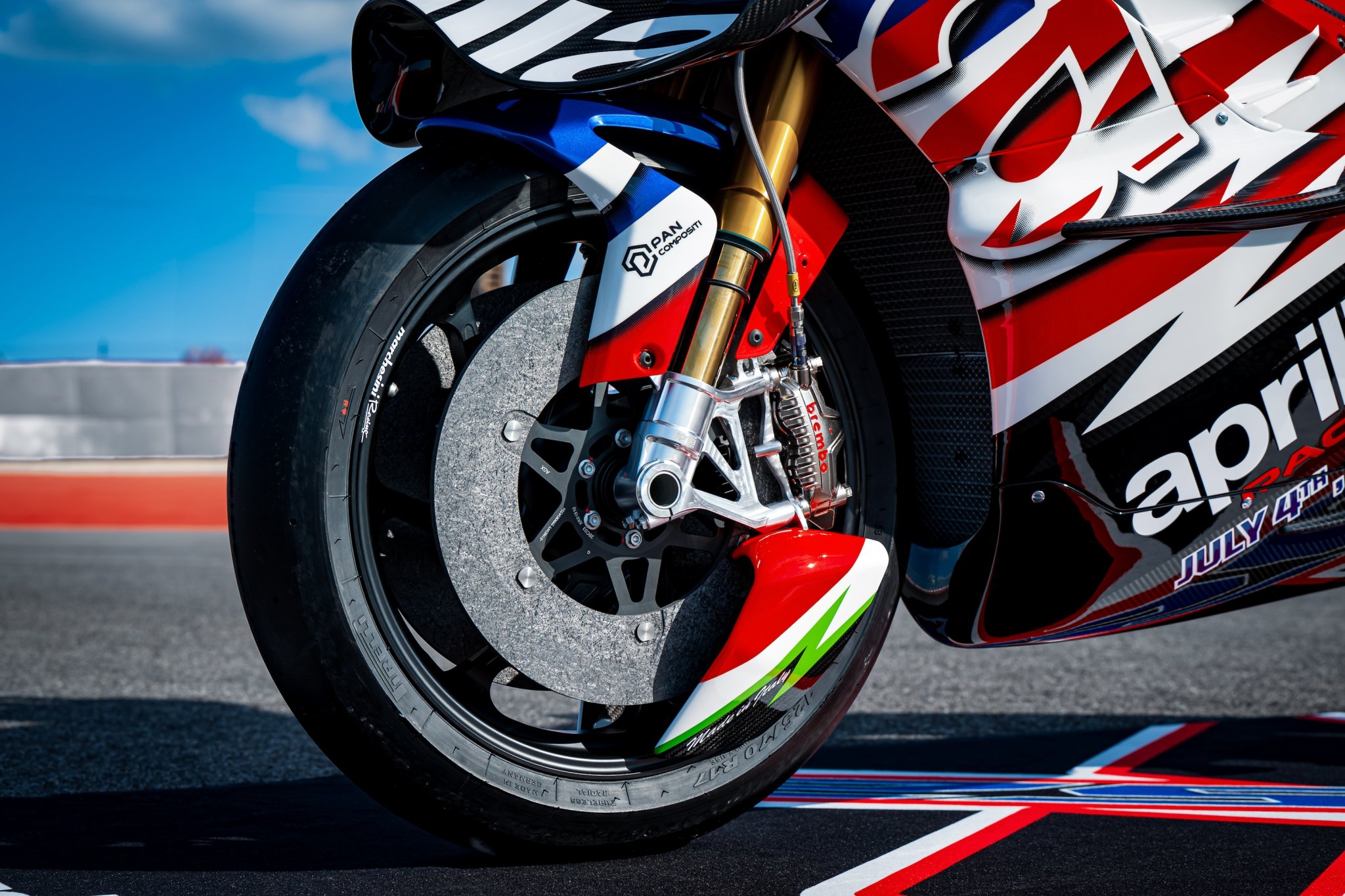 apriliaracing apriliax250th 04