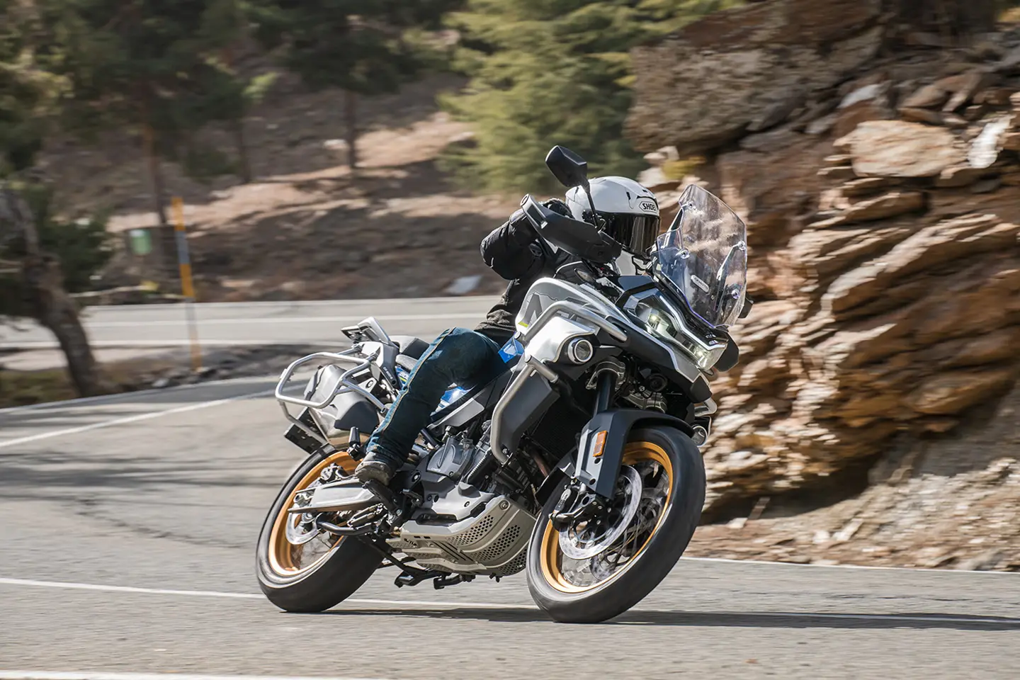 CFMoto 800MT