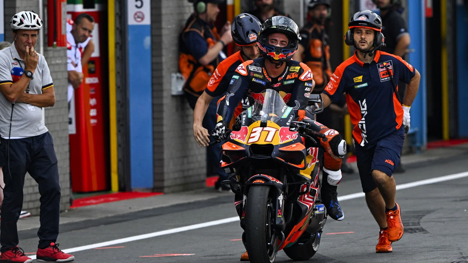 Педро Акоста, проблем со моторот, MotoGP трка во Холандија 2026.