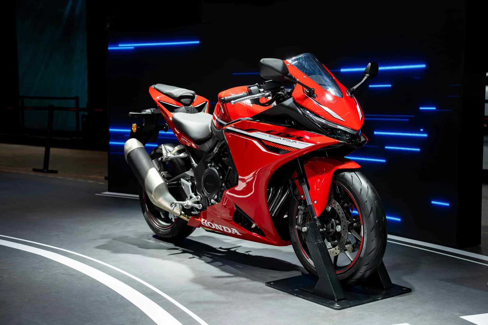 honda-cbr500r-four-01