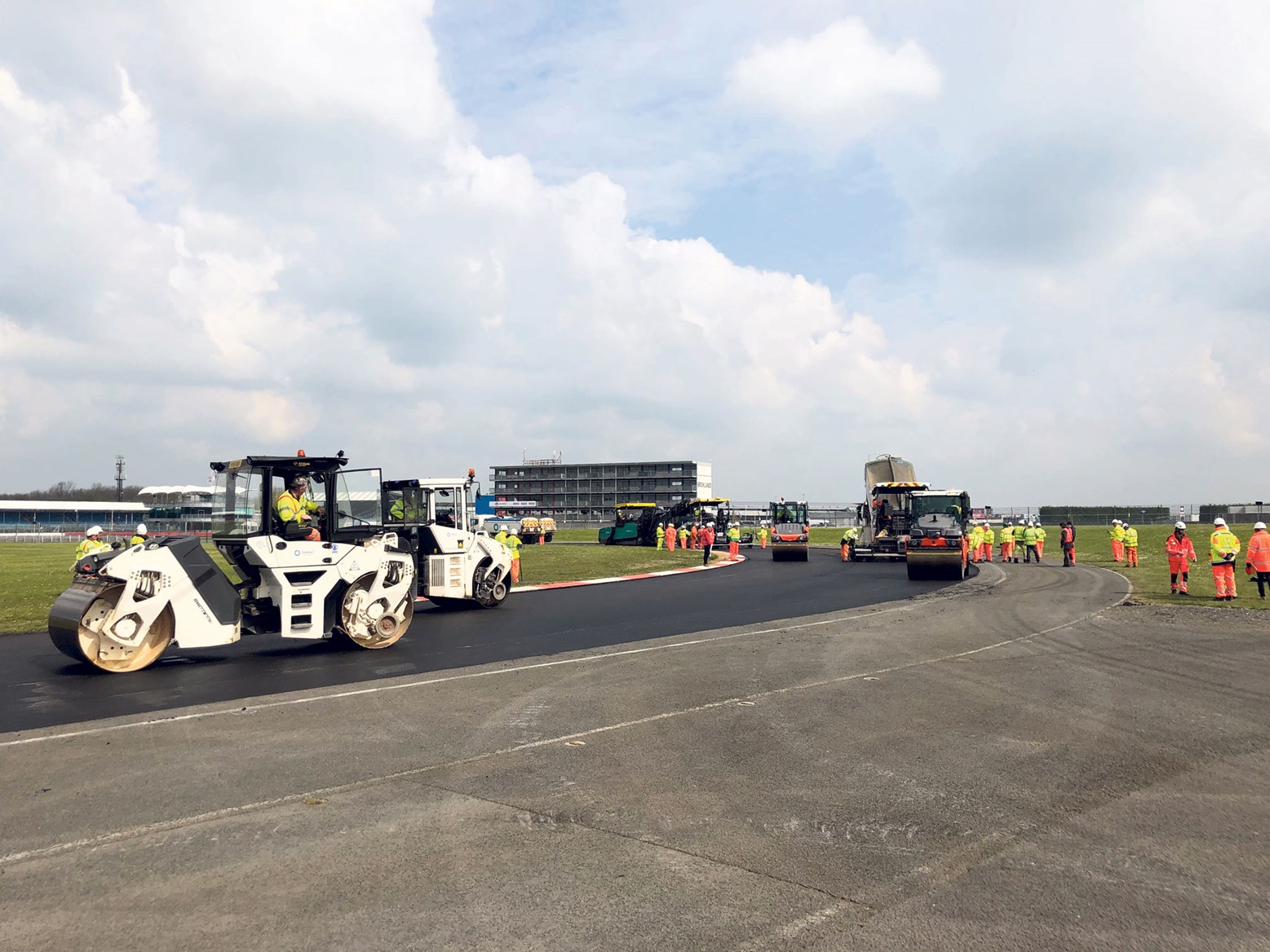 tarmac silverstone 1 txt 7 20 06
