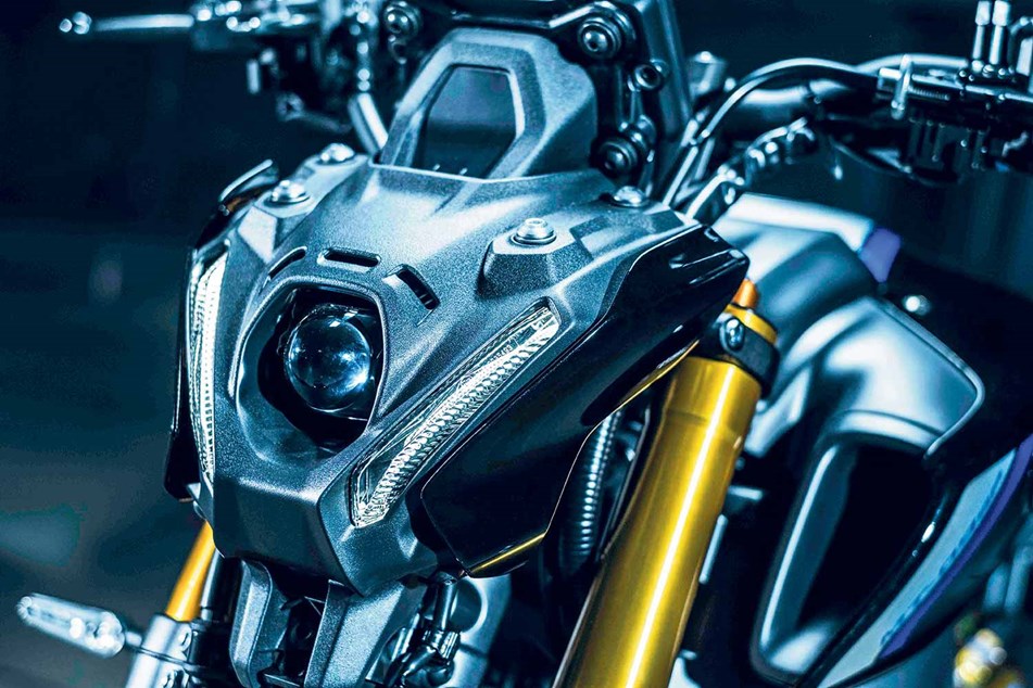 yamaha mt09 headlight