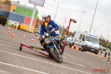 Безбедно управување на мотоцикл