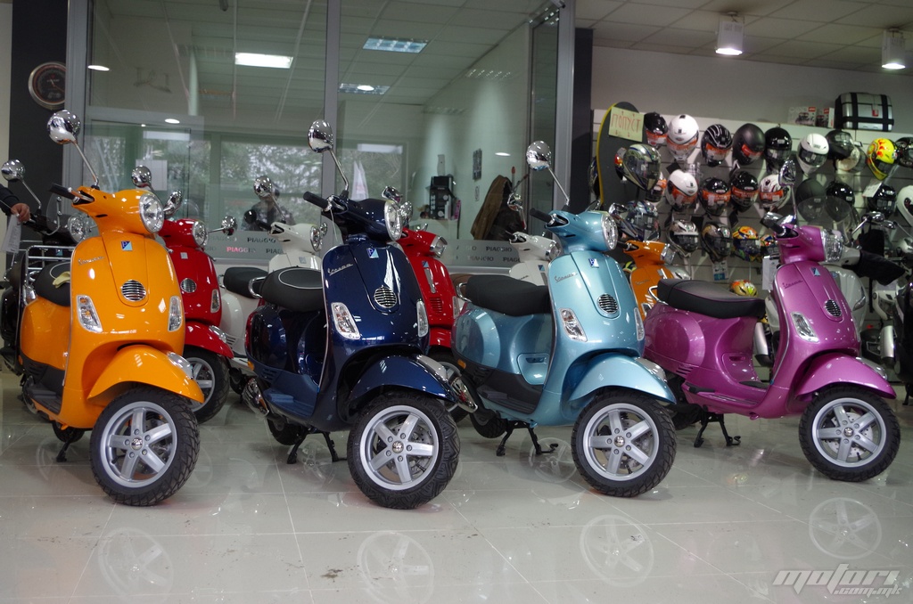 Сите модели на Веспа се изложени во салонот на Динамикс popust-vespa-dynamix-17