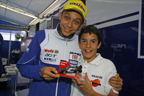 Роси и Маркез сликани пред 7 години на патеката Муџело rossi-marquez