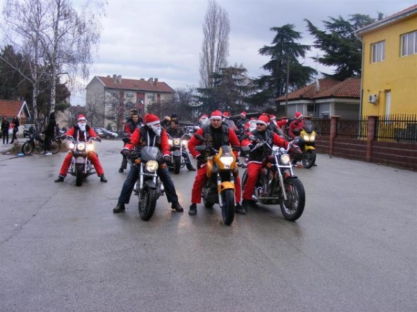dedo-mraz-na-motor