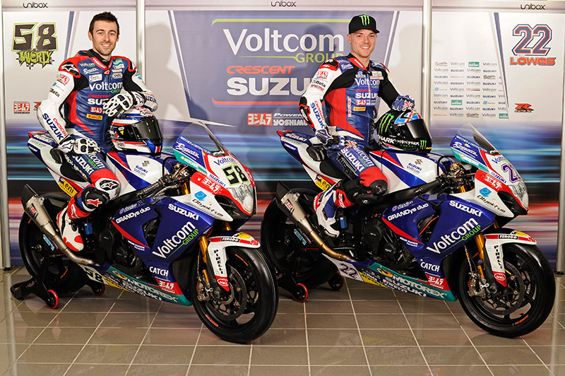 Алекс Ловс и Јуџин Лаверти го претставија новиот GSX-R со кој ќе се натпреваруваат во Супербајк шампионатот оваа сезона suzuki-wsbk-2014