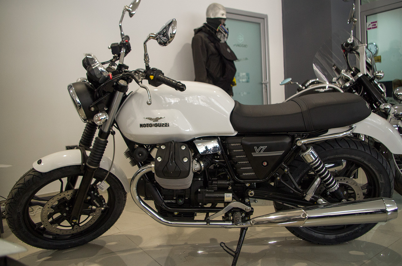 Moto Guzzi V7 2014 v7-1