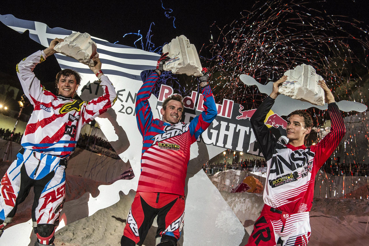 На пиедесталот се искачија Клинтон Мур, Томас Паже и Роб Аделберг xfighters athens 1