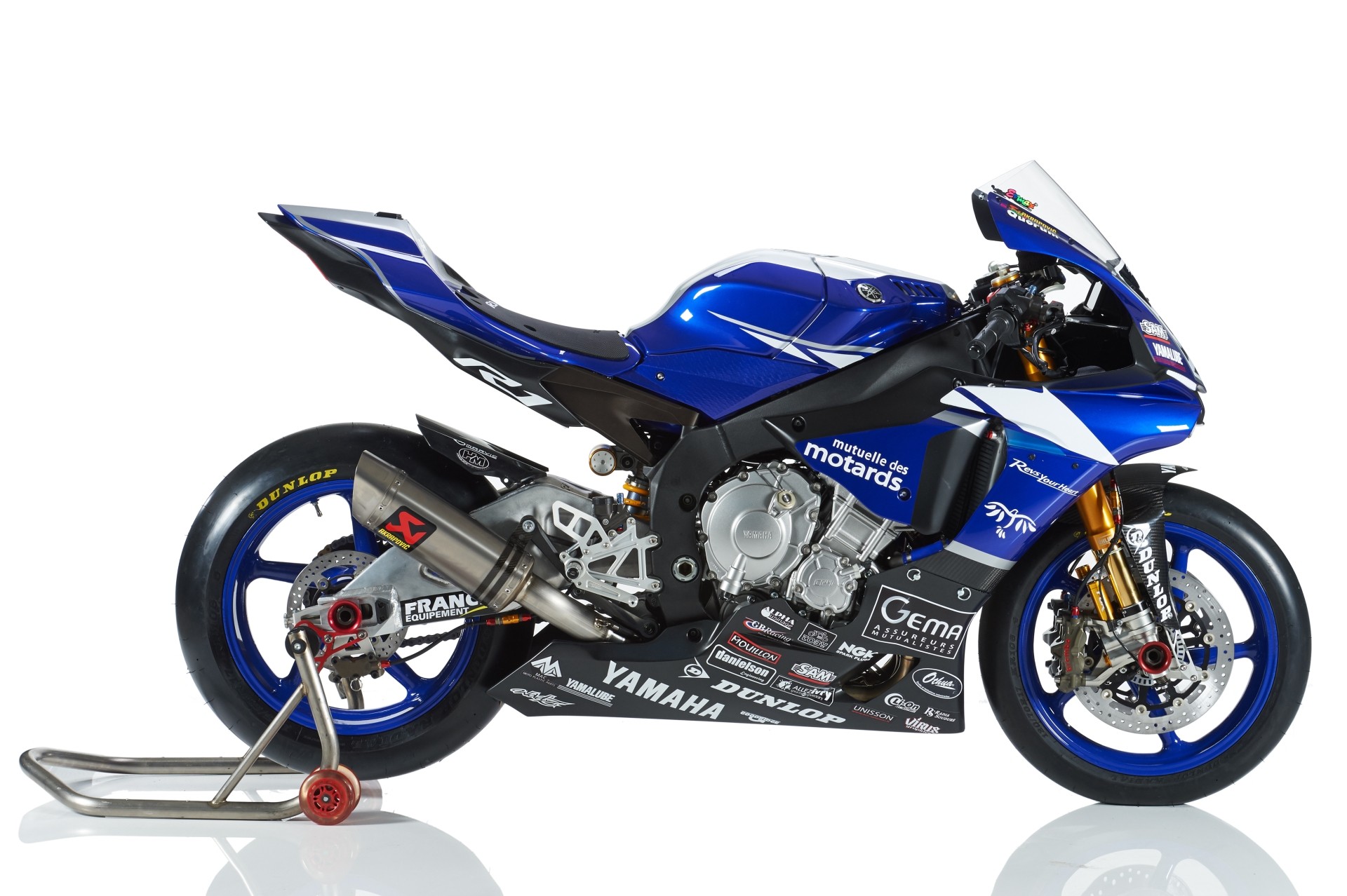 Yamaha YZF R1 2016 yamaha returns to wsbk in 2016 92887 1
