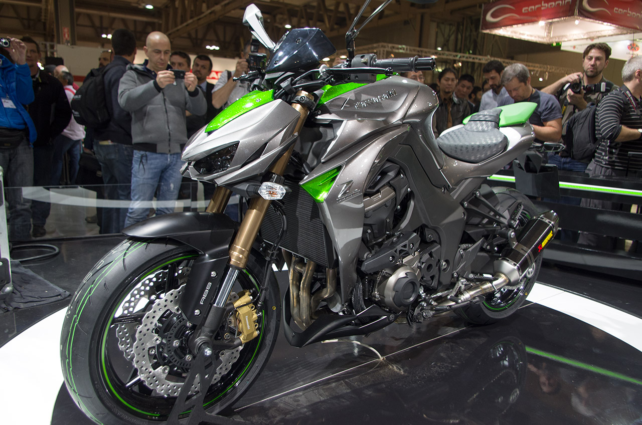 Момент од откривањето на новиот модел во Милано z1000-motori